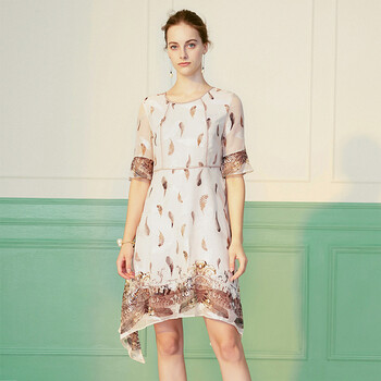 飄逸連衣裙，穿出優(yōu)雅氣質(zhì)