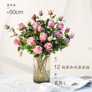 客廳單調，玻璃花瓶打造精致生活