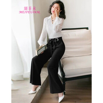 純色連衣裙，打造都市女神的魅力