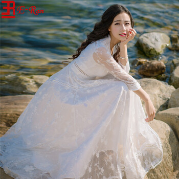 優(yōu)雅氣質(zhì)，純色連衣裙讓你美翻天