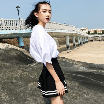 修身短裙，微胖女孩的小心機
