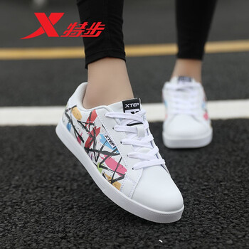 特步板鞋鞋女