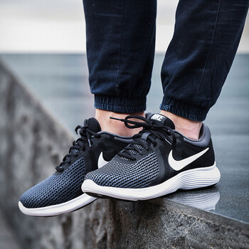 耐克（NIKE）跑步鞋908988-001/黑色舒適 39