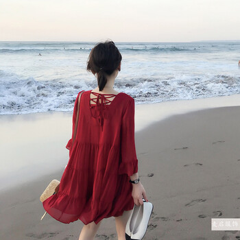 優(yōu)雅吊帶裙，告別微胖界