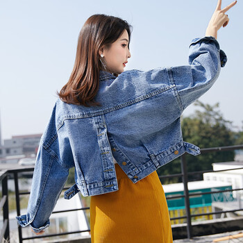 牛仔連帽外套，玩轉(zhuǎn)街頭潮流范