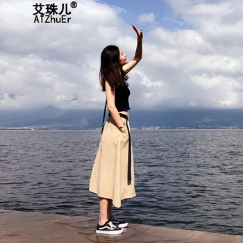 簡(jiǎn)約無袖半身裙