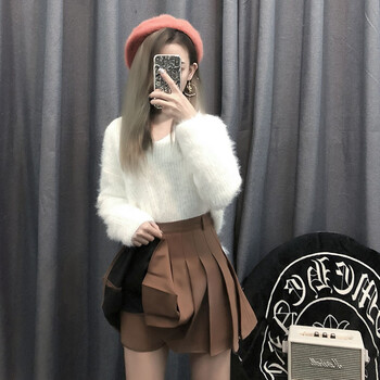 俏皮短裙，打造性感女人味