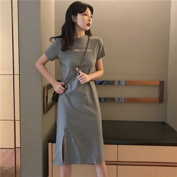 減齡小心機(jī)，印花連衣裙輕松搞定