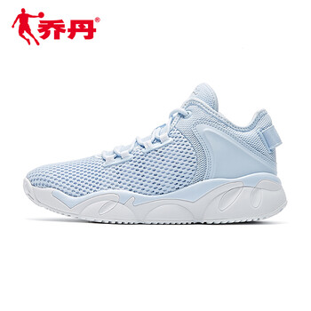 高性價比的女士籃球戰(zhàn)靴