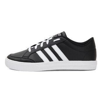 阿迪達斯（Adidas）籃球鞋BC0131 