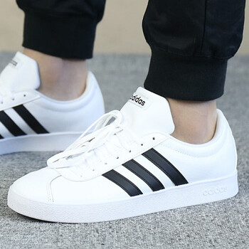 阿迪達斯（adidas）板鞋DA9868/19春款 