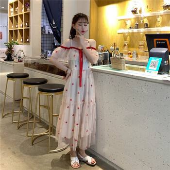 復古吊帶裙，打造甜美女神