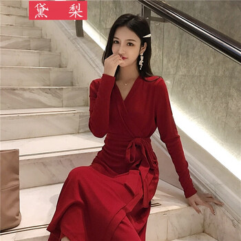 夏日出游，時(shí)尚長(zhǎng)裙打造優(yōu)雅女神