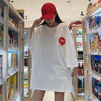 純色短袖上衣，打造清爽小仙女