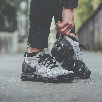 耐克（NIKE）跑步鞋白色942842-107 42