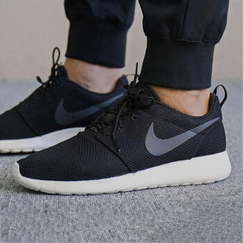 耐克（NIKE）跑步鞋511881-010黑+煤黑+帆白 