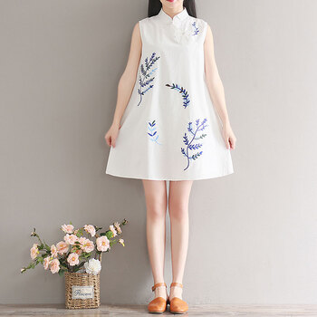 時(shí)尚刺繡連衣裙，打造優(yōu)雅小臉