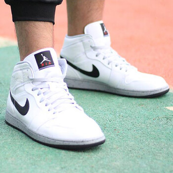 耐克（NIKE）籃球鞋554724-115 AJ1白水泥黑鉤潑墨 42.5