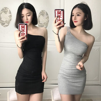 純色連衣裙，穿出你的優(yōu)雅小女人