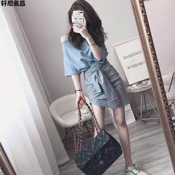 性感蕾絲裙，塑造優(yōu)雅小身材