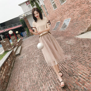 復(fù)古格子半身裙，打造優(yōu)雅女人味