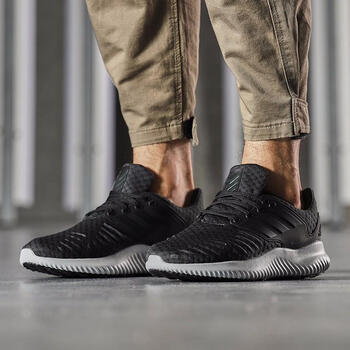 阿迪達斯（adidas）跑步鞋AQ0552炭黑+黑色 