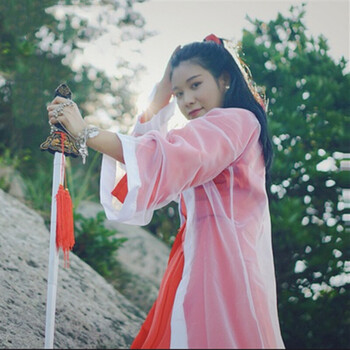 中女長(zhǎng)袖珍