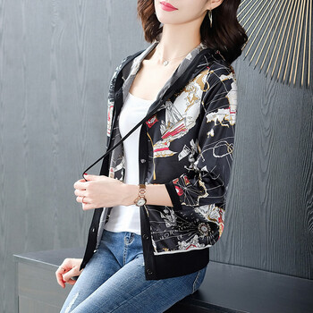 寬松印花外套，打造優(yōu)雅型男