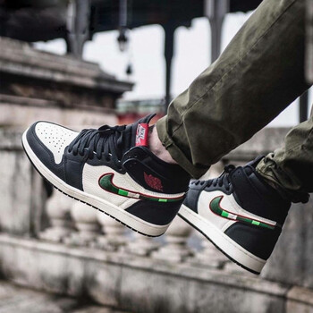 耐克（NIKE）籃球鞋體育畫(huà)報 555088-015 