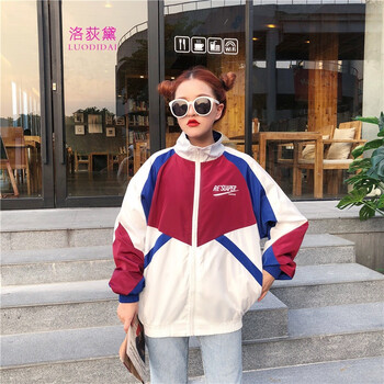 時(shí)尚字母連衣裙，打造青春學(xué)院風(fēng)