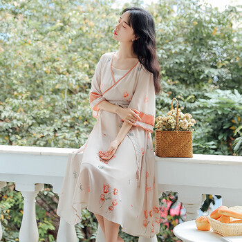 優(yōu)雅印花連衣裙，打造性感女人味