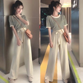 經(jīng)典條紋外套，穿出你的少女心