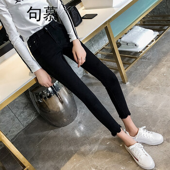 破洞牛仔褲，讓你的腳踝更有范