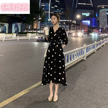 純色長裙，讓你變身性感女神