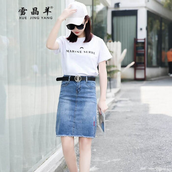高腰短裙，打造優(yōu)雅小臉