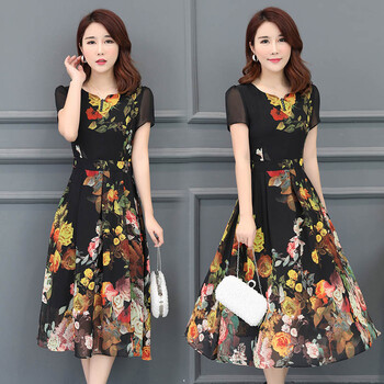 優(yōu)雅小性感，條紋裙穿出氣質(zhì)范