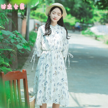一字露肩裙拯救你的少女心