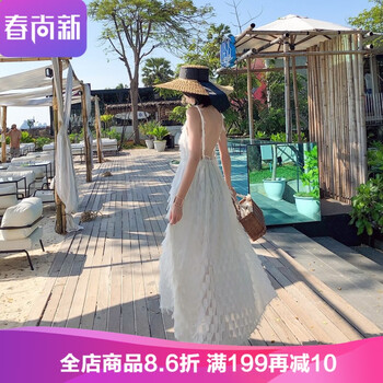 甜美修身吊帶裙，打造性感小仙女