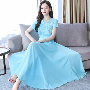 修身長裙，打造浪漫女神