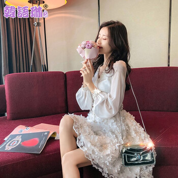 修身連衣裙，塑造迷人曲線美