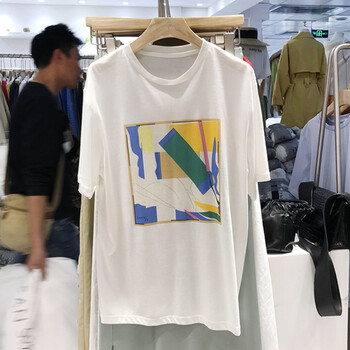 圓領(lǐng)短袖上衣，夏日清涼又有范