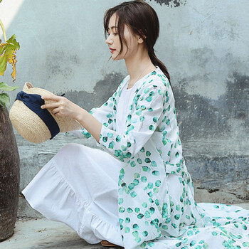 簡約純色連衣裙，打造優(yōu)雅小仙女