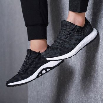 阿迪達斯（Adidas）跑步鞋黑色CM8238緩震透氣 42.5