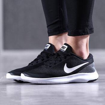 耐克（NIKE）跑步鞋942855-001/女款 