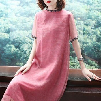 優(yōu)雅純色連衣裙，打造氣質(zhì)女人味