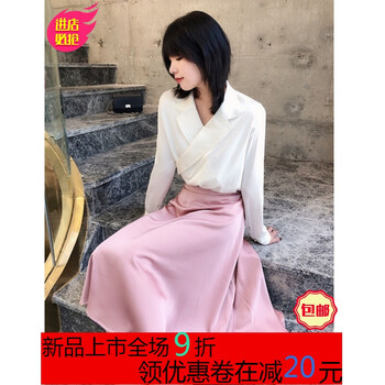 復古小黑裙，打造優(yōu)雅女王范