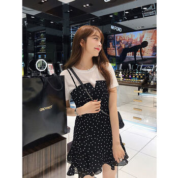 時尚印花連衣裙，打造甜美少女感