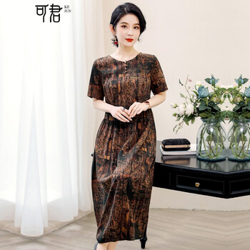 清爽小白裙，打造優(yōu)雅女人味