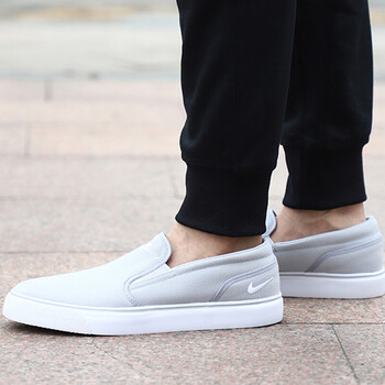 耐克（NIKE）板鞋724762-010 輕便透氣 