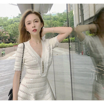 氣質(zhì)小香風(fēng)長裙，打造優(yōu)雅女人味